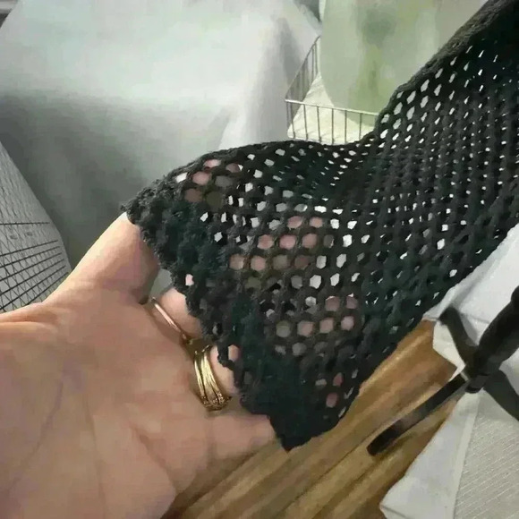 Alexis Women’s M Blouse Open Crochet Knit Long Sleeves Black Tunic Top - Picture 5 of 12